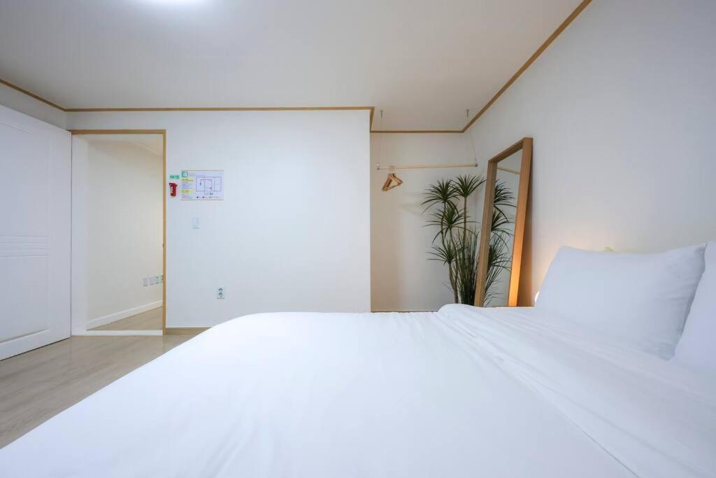 Modern And Comfy House/ Hongik St. Exit 2 10min Holiday home