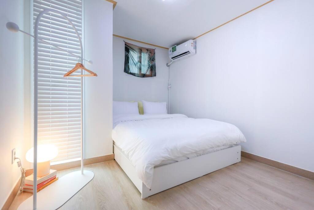 Holiday home Modern And Comfy House/ Hongik St. Exit 2 10min *
