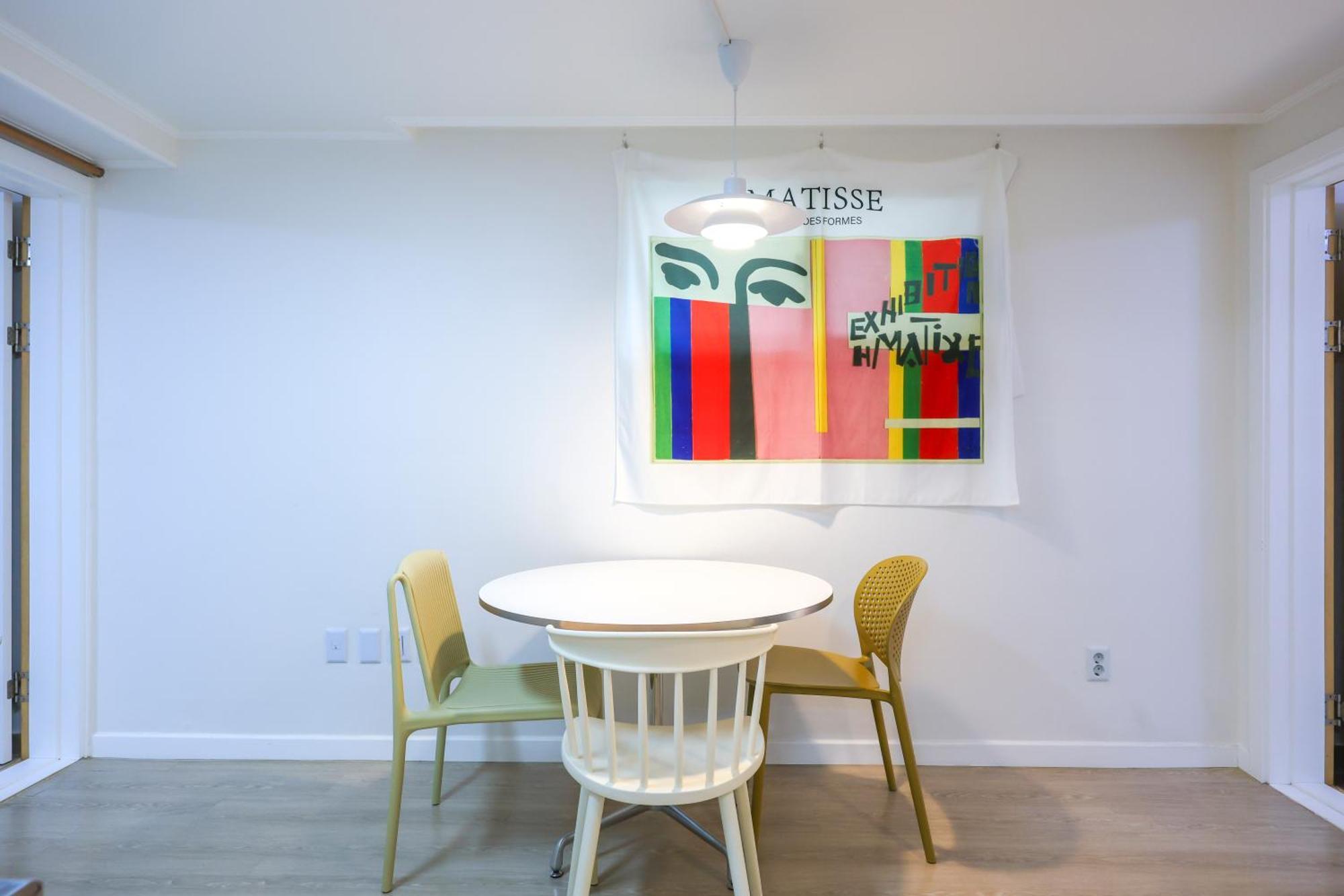 Modern And Comfy House/ Hongik St. Exit 2 10min Holiday home Seoul